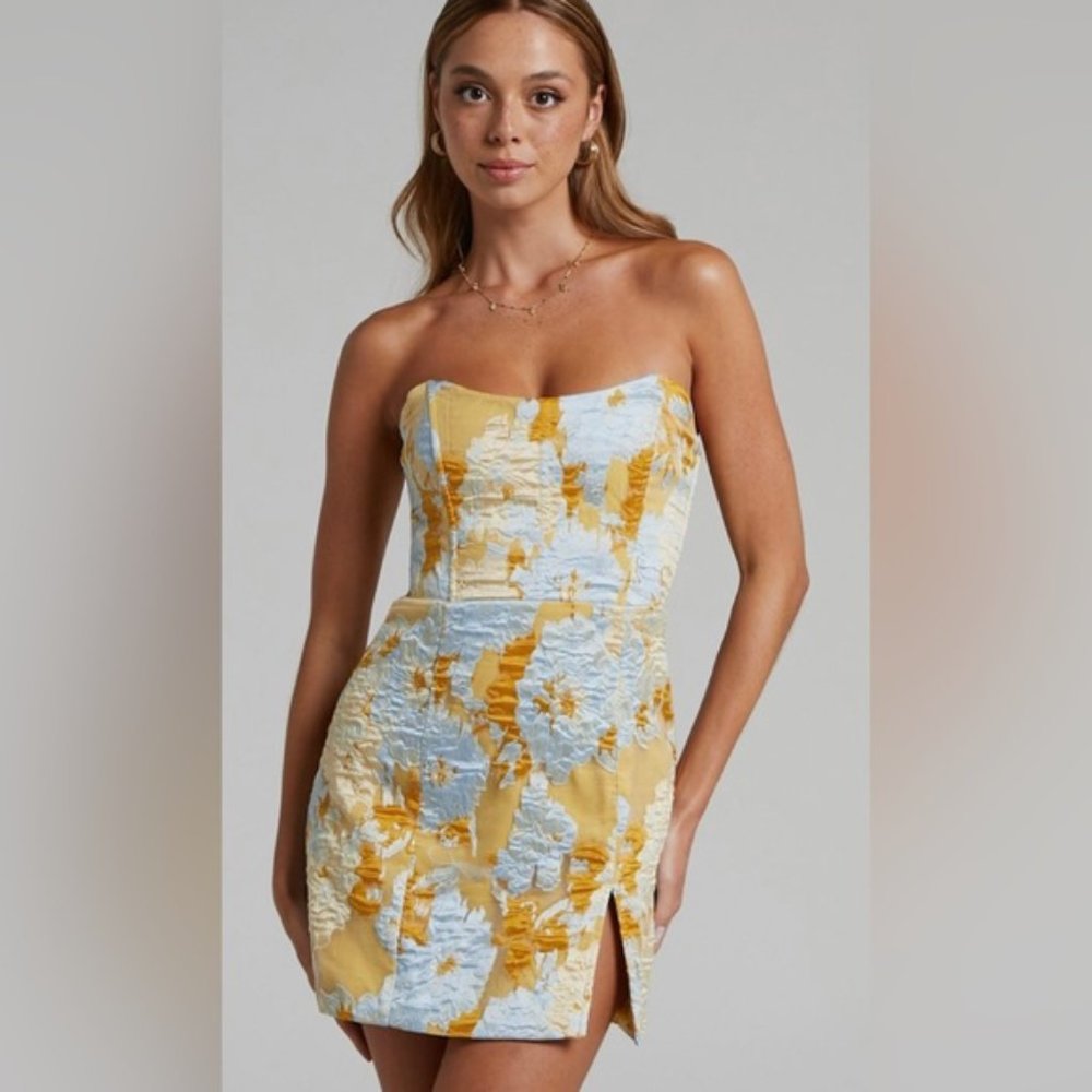 BRAILEY STRAPLESS MINI DRESS IN BLUE JACQUARD - SHOWPO
